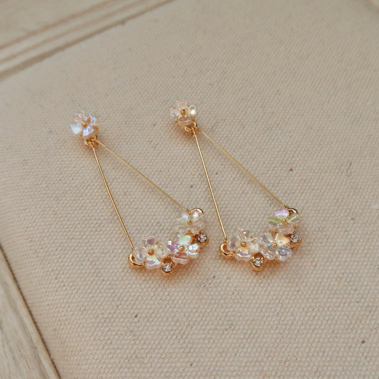 Hängende Muschelblumen-Ohrringe - Sabrina