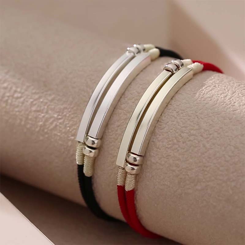 Carmiora-Armband aus 925er-Sterlingsilber mit roter Schnur und geschichtetem Zopf