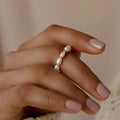 Carmiora - Perlenessenz Minimalistischer Ring