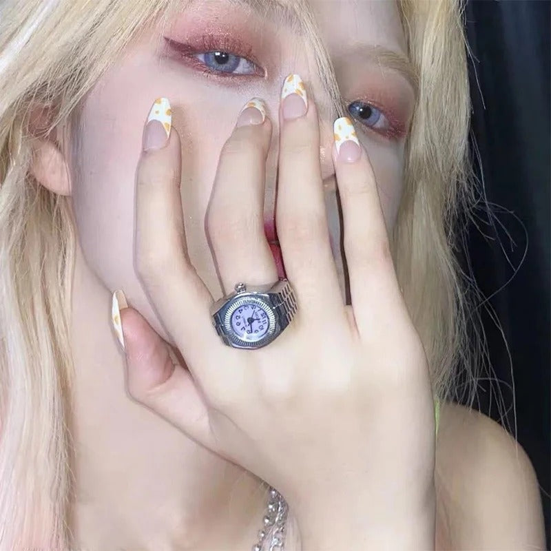 Chavri - Zeitloser Mini Uhrenring