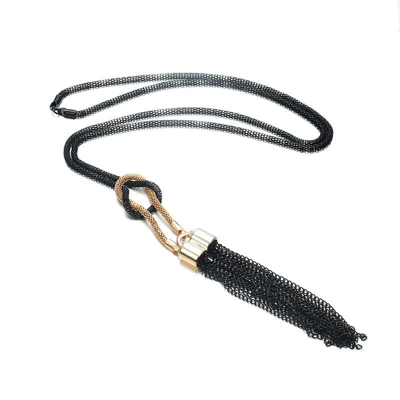 Carmiora - Ätherische Quasten-Halskette