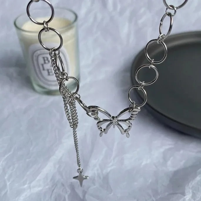 Chavri - Zarte Quasten-Halskette