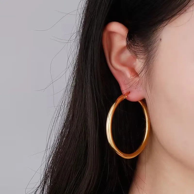 Chavri - Stilvolle Stahlreifen-Ohrringe