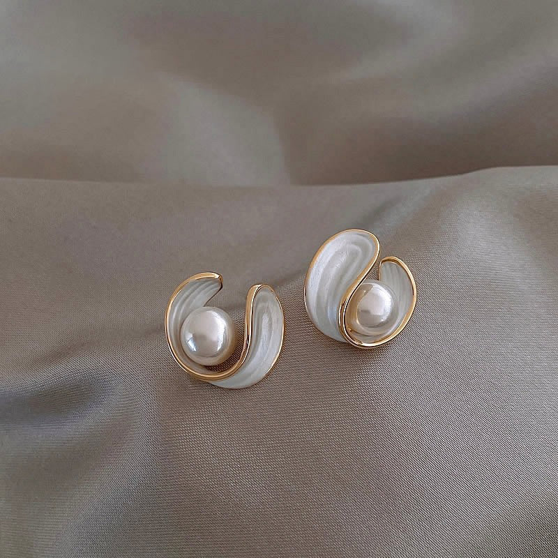Exquisite Ohrstecker mit Unterwasserperlen