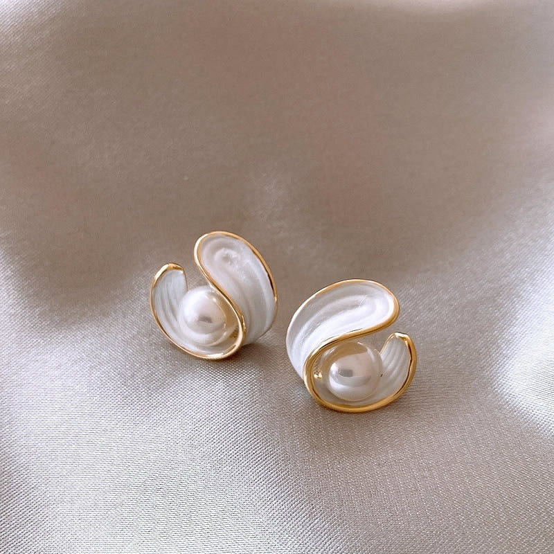 Exquisite Ohrstecker mit Unterwasserperlen