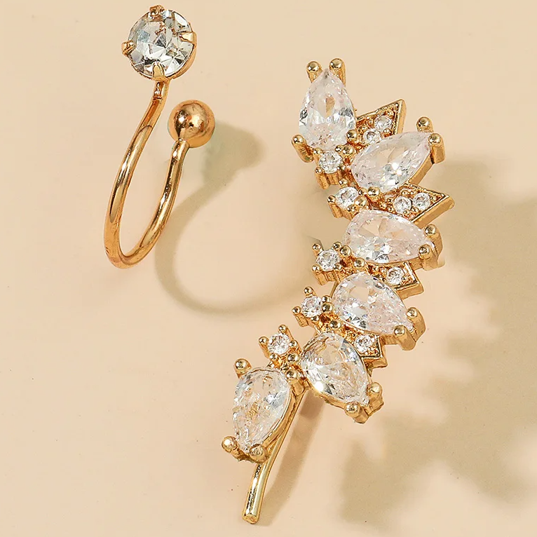 Chavri - Schimmernde Manschetten-Ohrringe