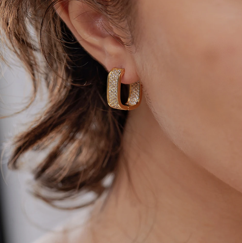 Carmiora - Adorn CZ Hoop-Ohrringe