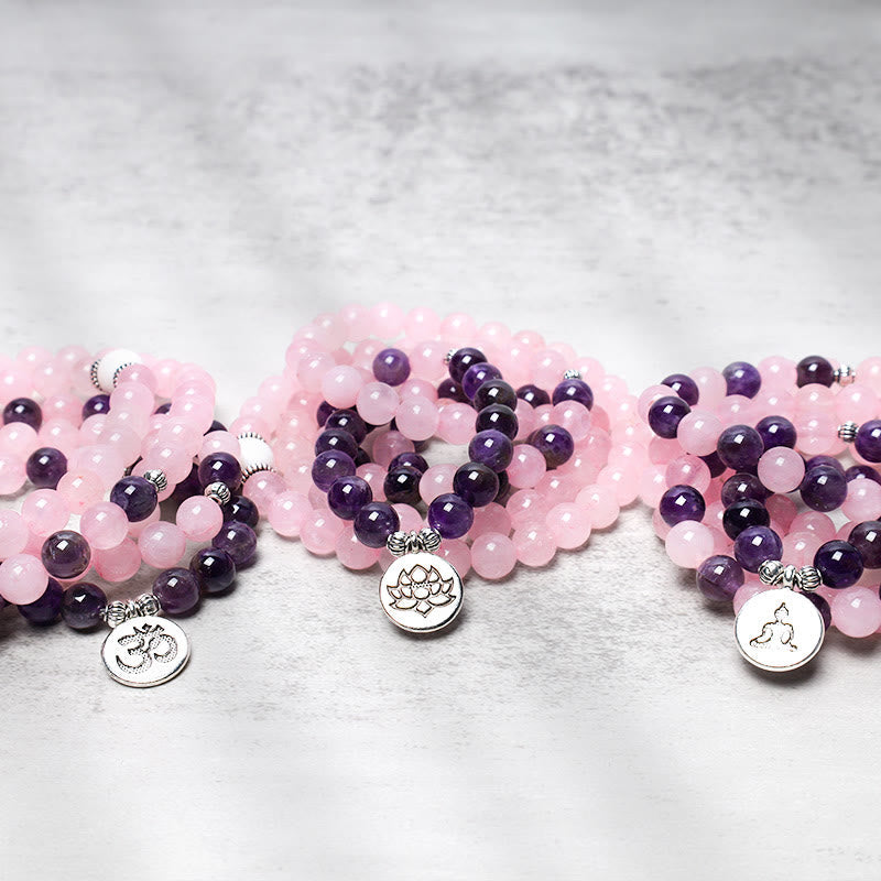 Carmiora natürliches Rosenquarz- und Amethyst-Mala-Perlen-Lotus-Anhänger-Armband