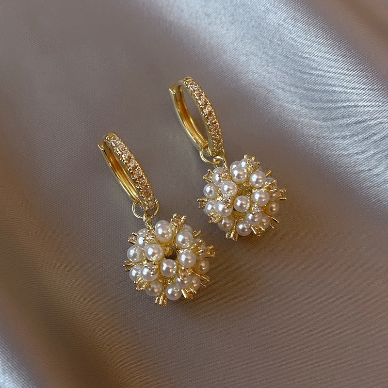 Feuerwerk inspirierter Ball-Anhänger mit Perlen und Strass-Creolen