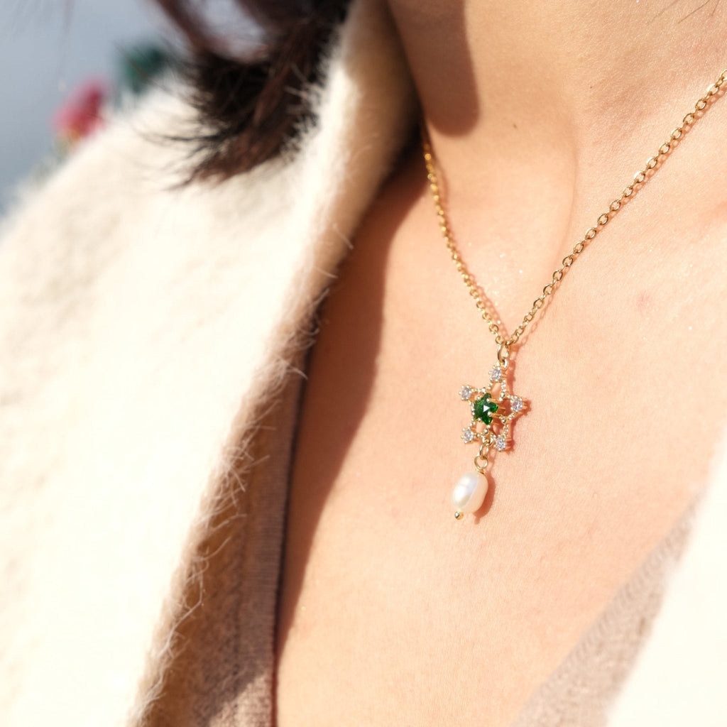 Smaragdhalskette (3 Stile)