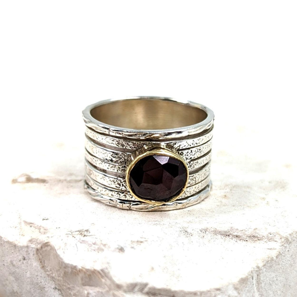 Esme - Drehring aus Granat und Sterlingsilber