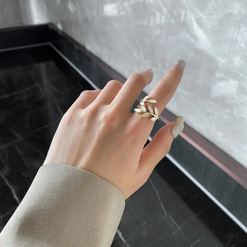 Chavri - Opulenter Zirkonia-Ring