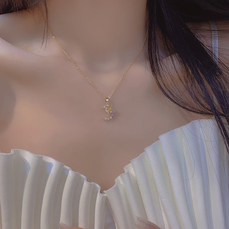 Blume Mond Halskette