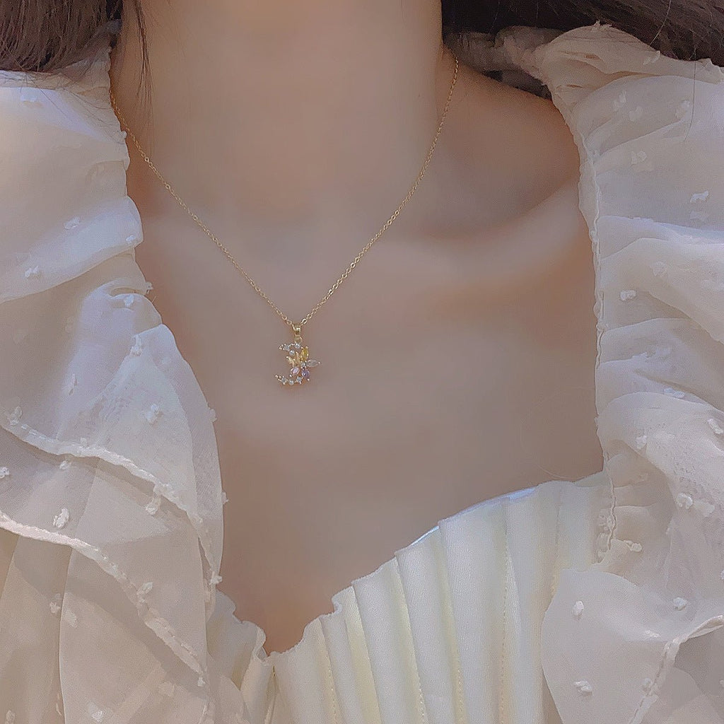 Blume Mond Halskette