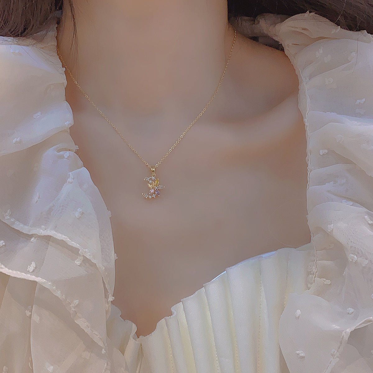 Blume Mond Halskette