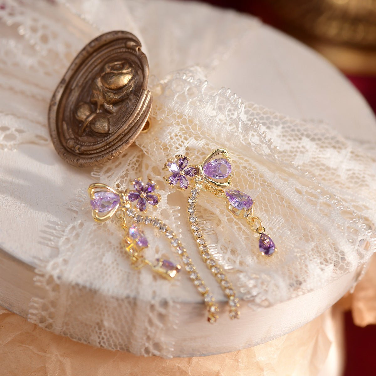 Tropfenohrringe mit Blumenband - Vivienne