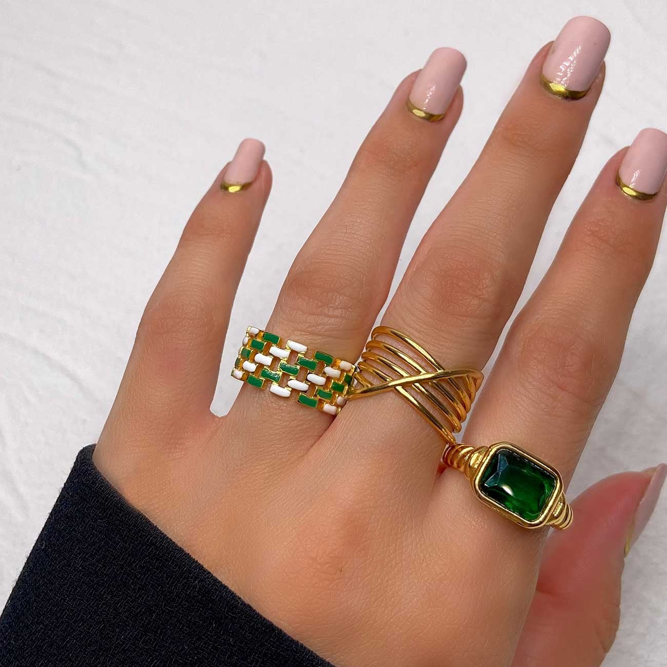 Siegelring mit Edelsteinstruktur