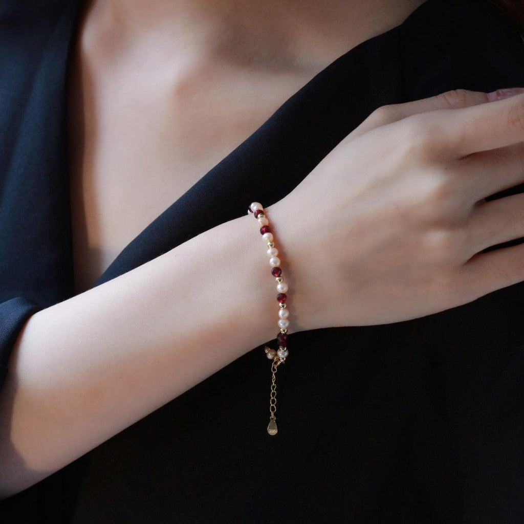 Granat- und Perlenarmband (massives Silber)