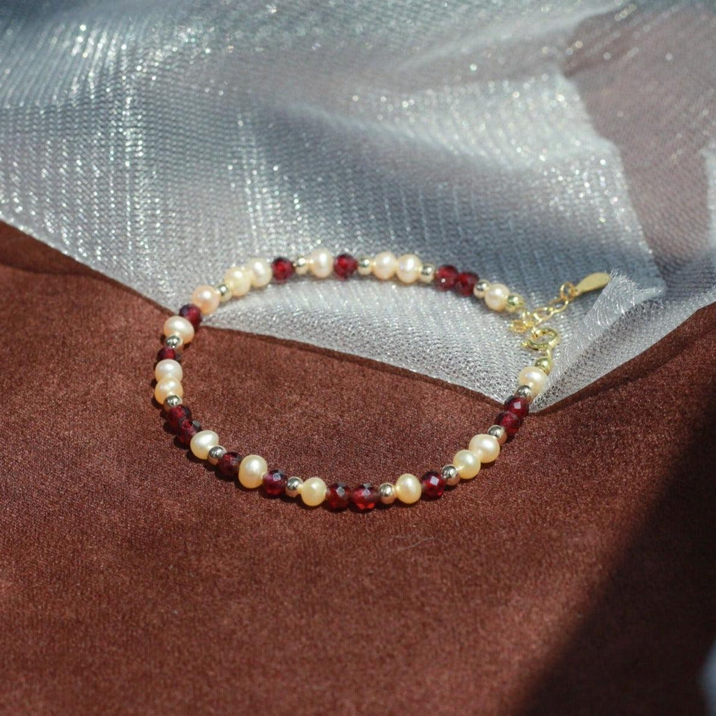 Granat- und Perlenarmband (massives Silber)