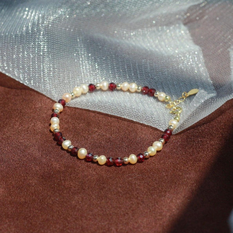 Granat- und Perlenarmband (massives Silber)