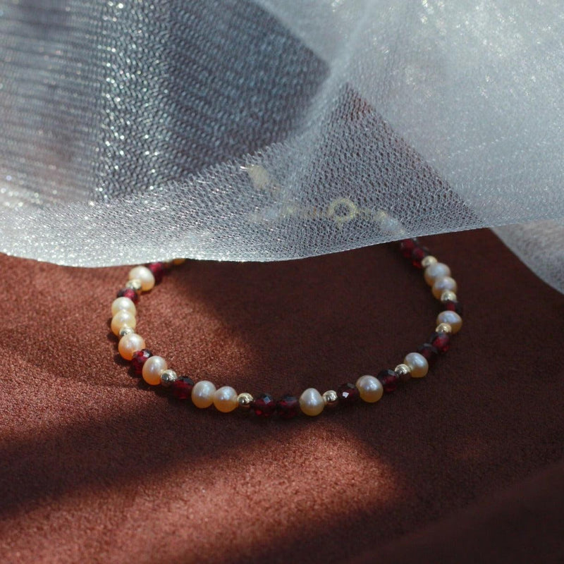 Granat- und Perlenarmband (massives Silber)