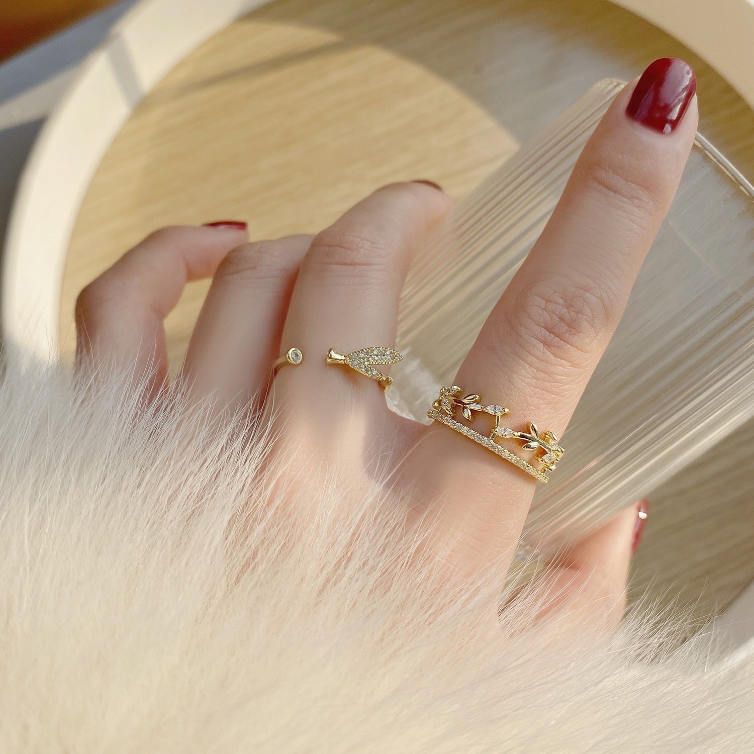 Vergoldeter Blätterring