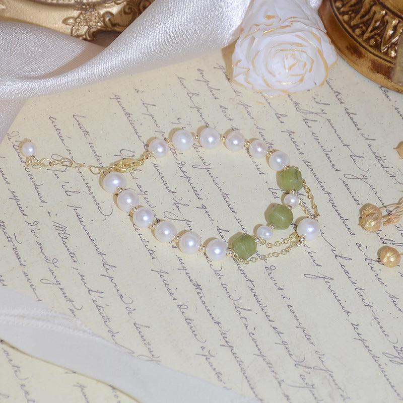 Armband aus Traubenjade und Perlen