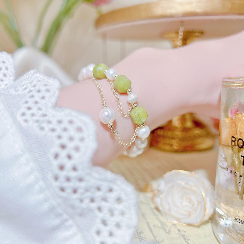 Armband aus Traubenjade und Perlen