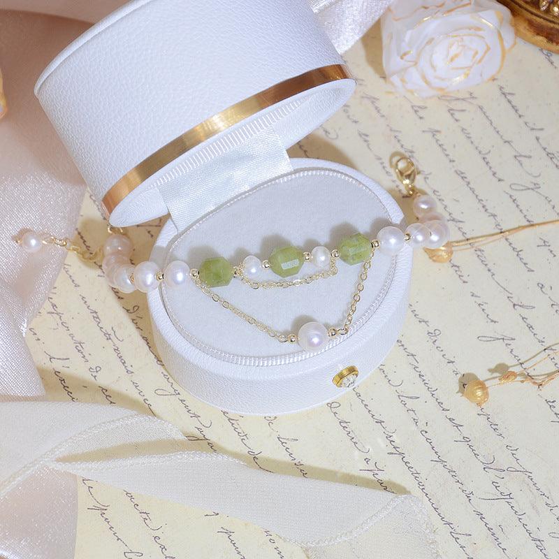 Armband aus Traubenjade und Perlen