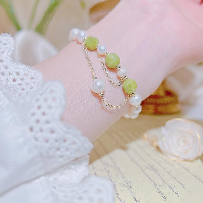 Armband aus Traubenjade und Perlen