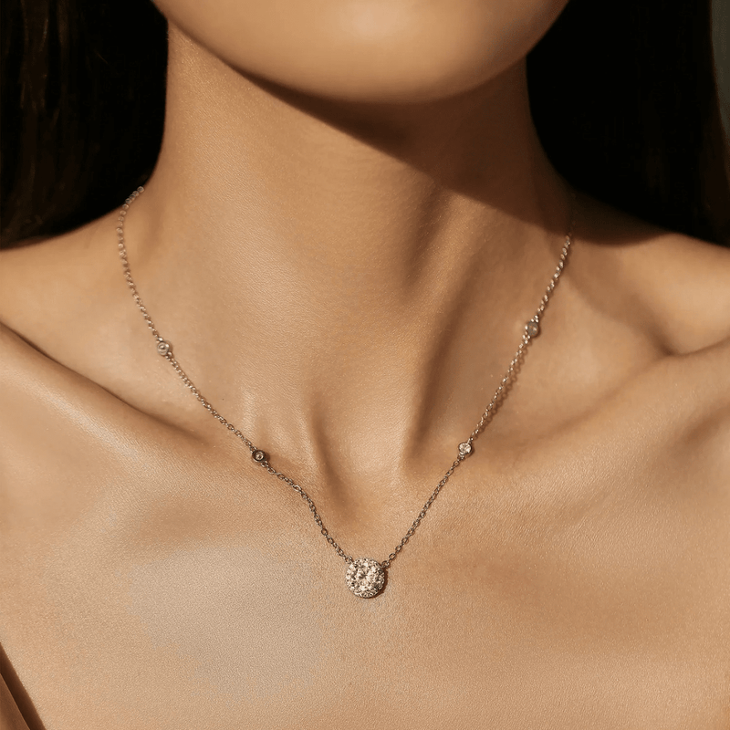 Runde funkelnde Halo-Silberhalskette