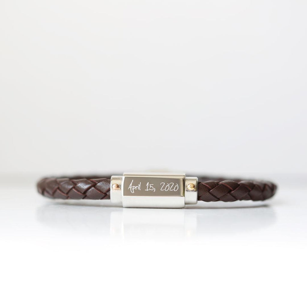Gedrehtes Lederarmband mit handschriftlicher Gravur