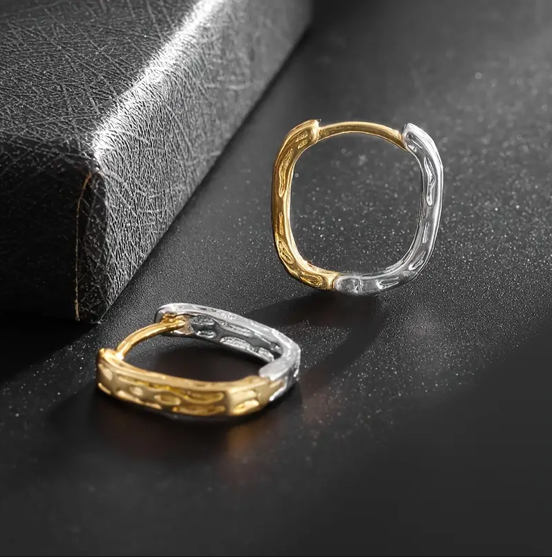 Chavri - Glitzernde Hoop-Ohrringe