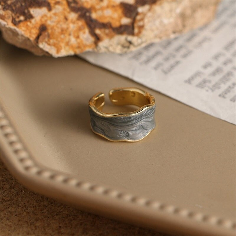 Mehrfarbige Emaille-Ringe im Vintage-Stil mit geometrischem Wellenmuster und dickem Band