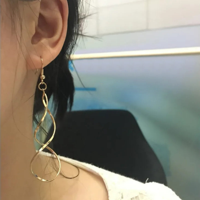 Spiralförmige Tropfenohrringe für Damen