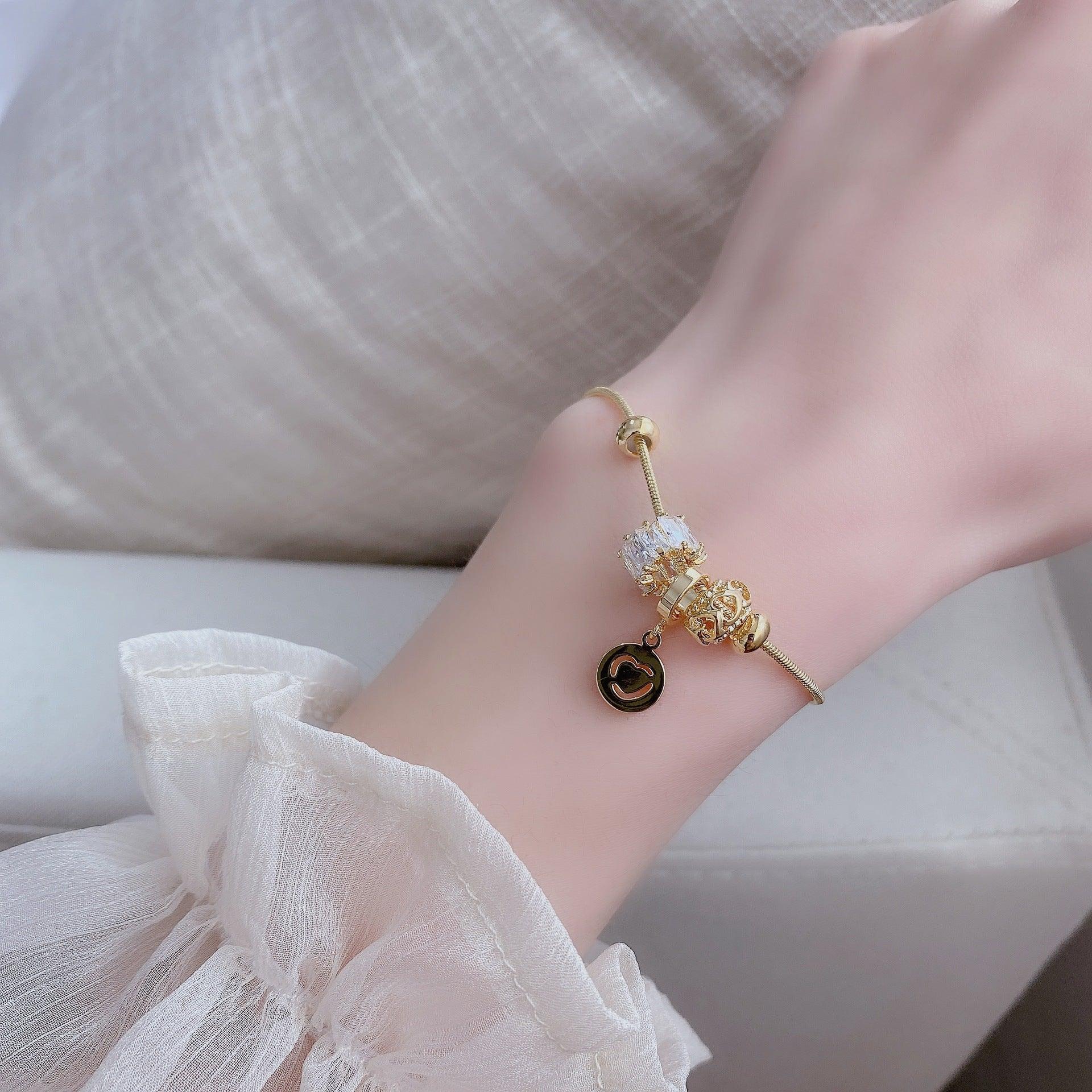 Armband mit Liebesanhänger