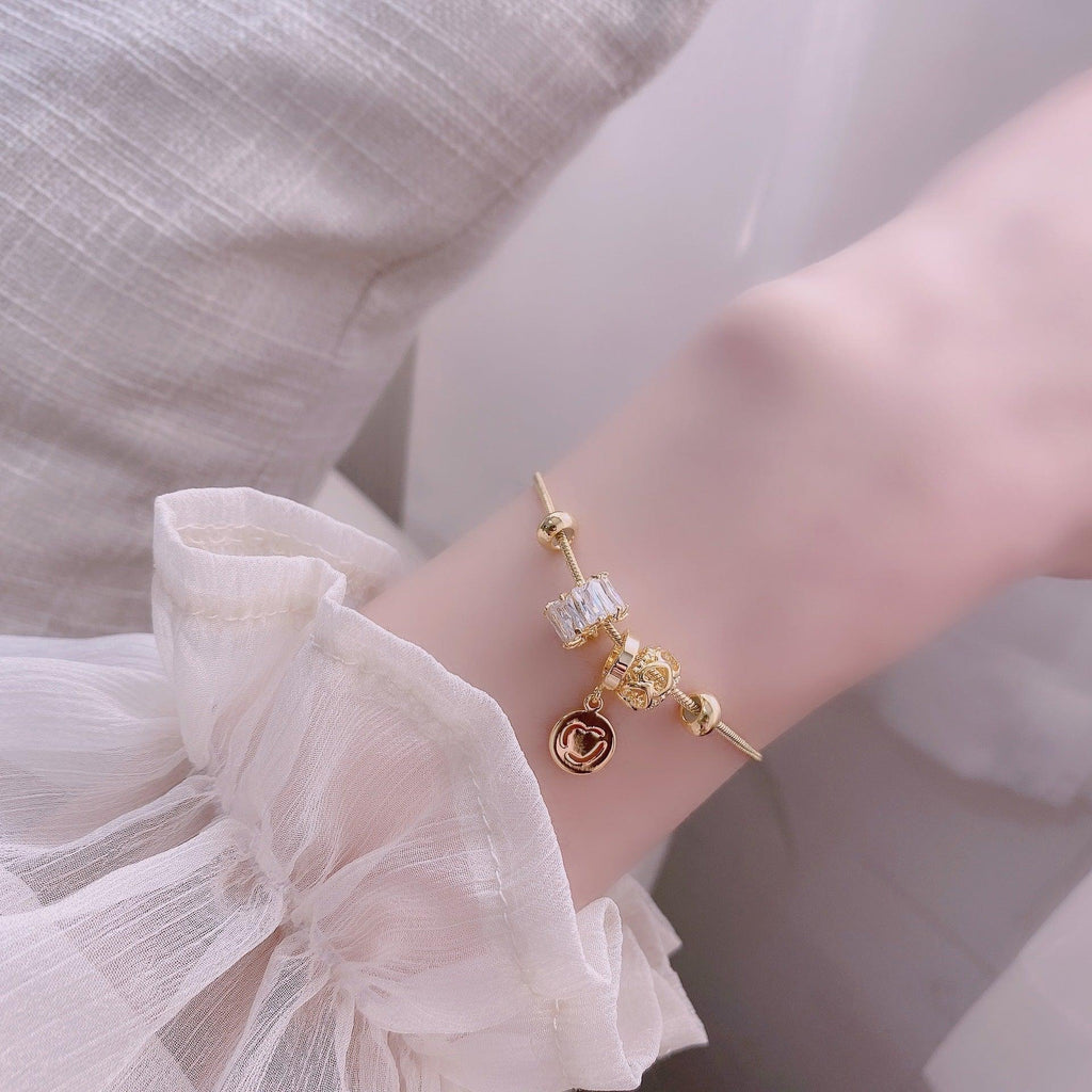 Armband mit Liebesanhänger