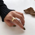 Chavri - Anmutige Welle Offener Ring