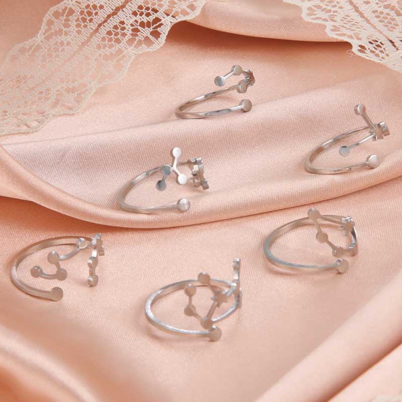 Minimalistische verstellbare Ringe aus Edelstahl mit Sternbild