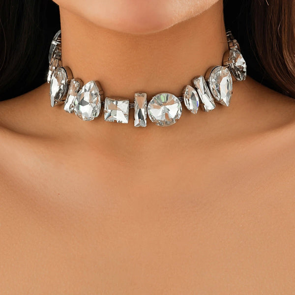 Chavri - Geometrische kristallklare Halskette