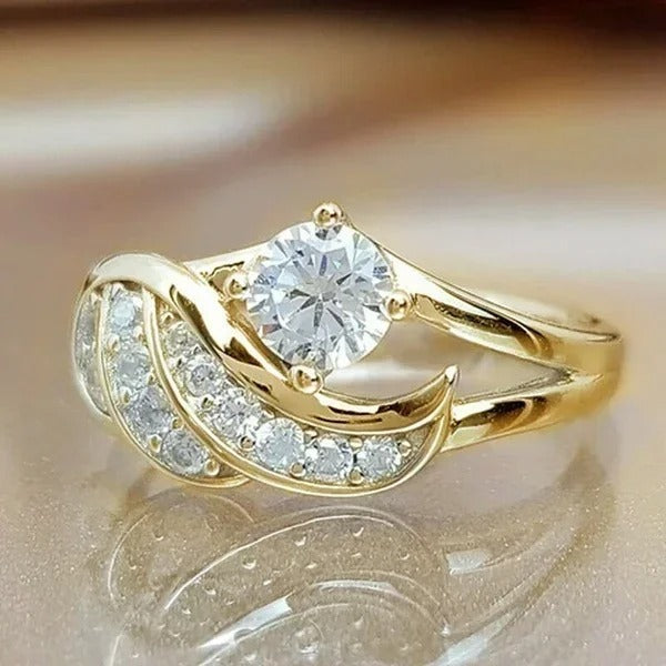 Carmiora - Funkelnd eleganter Majestätsring