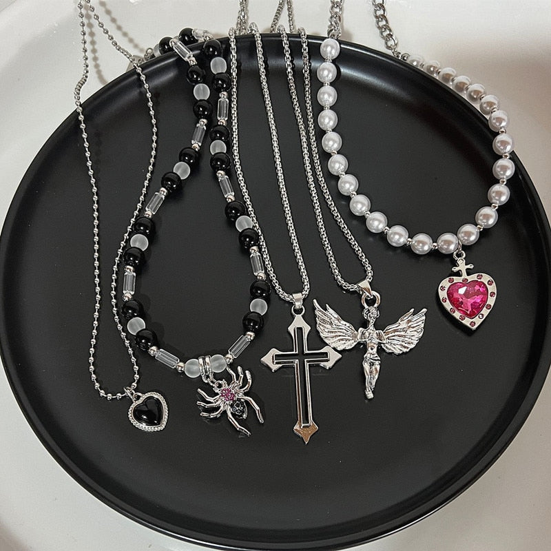 Choker-Halskettenkollektion im Vintage-Stil mit Gothic-Charm