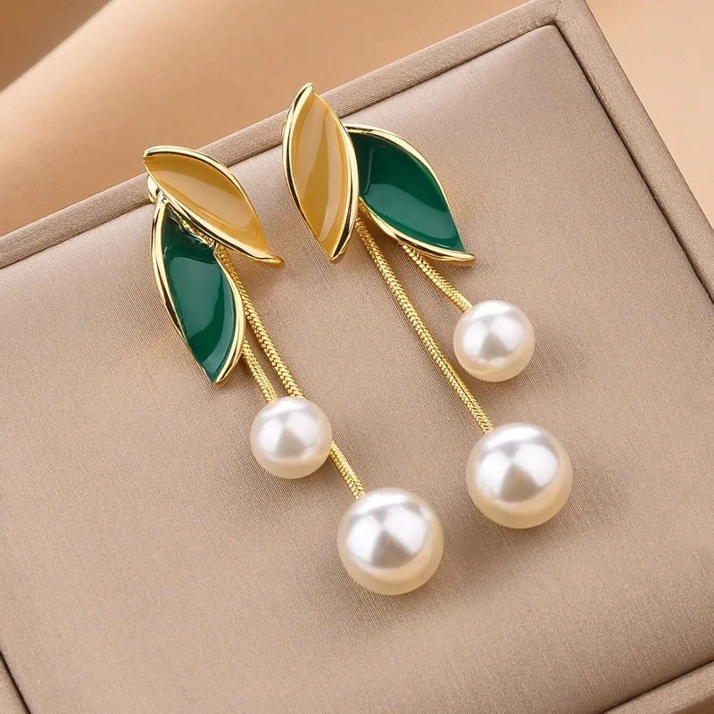 Carmiora - Quasten Perlen-Ohrringe