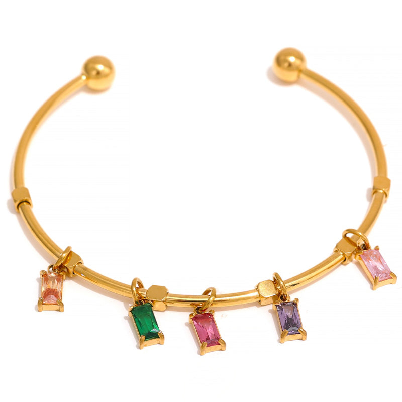 Anspruchsvolles Armreif-Armband mit Anhängern aus Zirkonia