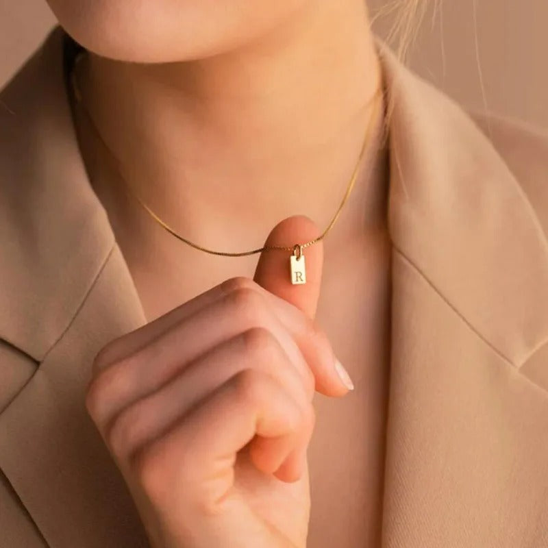 Carmiora - Individuelle Buchstaben-Halskette