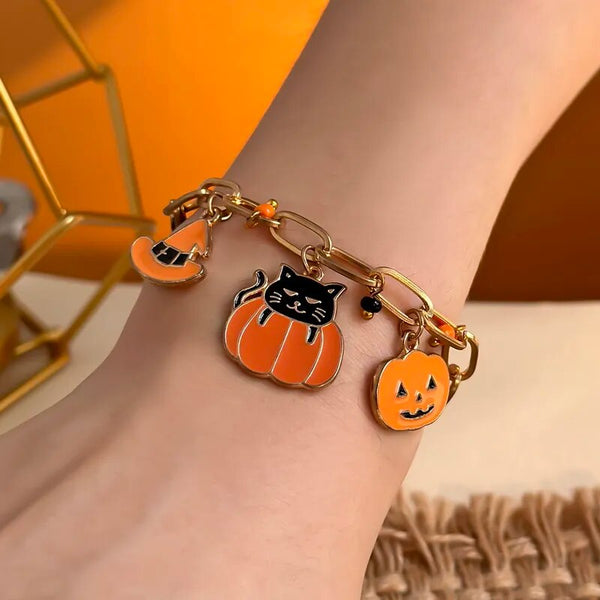 Dicke Kettenarmbänder mit mehreren Charms zum Thema Halloween