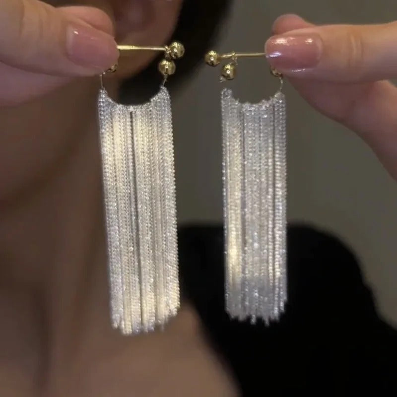Statement-Ohrringe mit langer Wasserfall-Kette