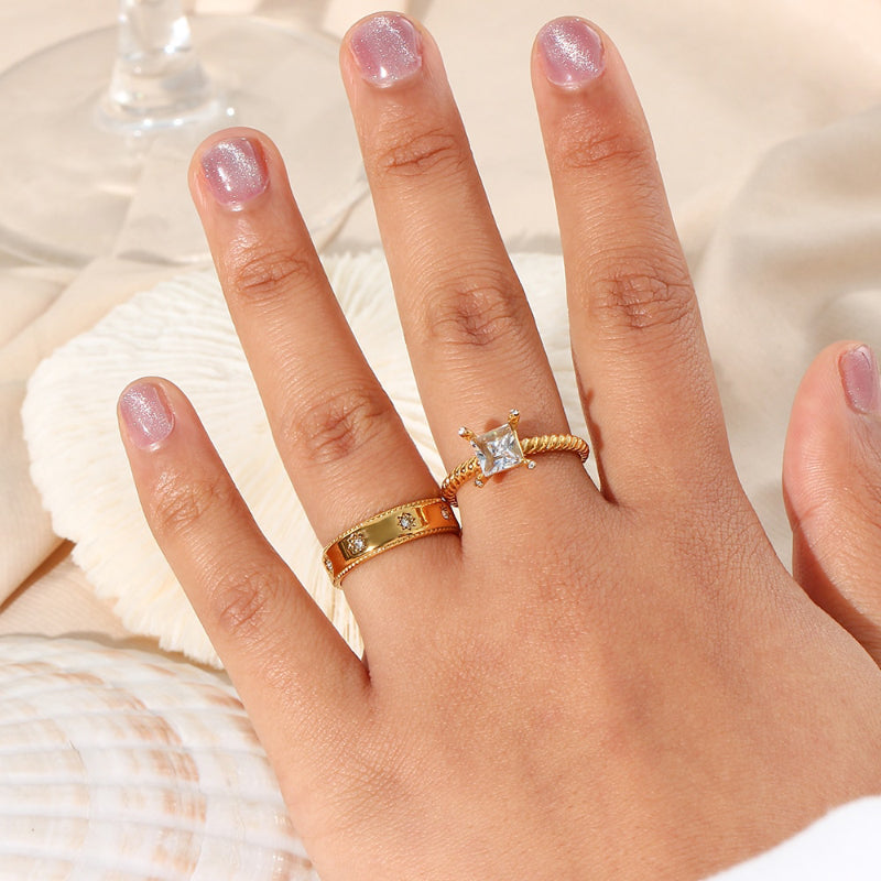 Edelstahlring mit Sonnenstrahlen-Strass