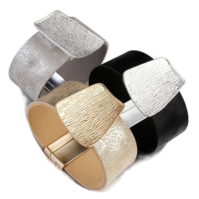 Minimalistische Armbänder mit breiter Wickelschnalle