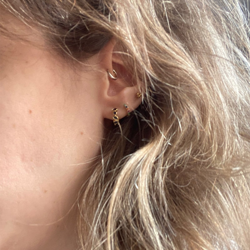 Mini-Creolen aus Edelstahl mit geometrischem Strass